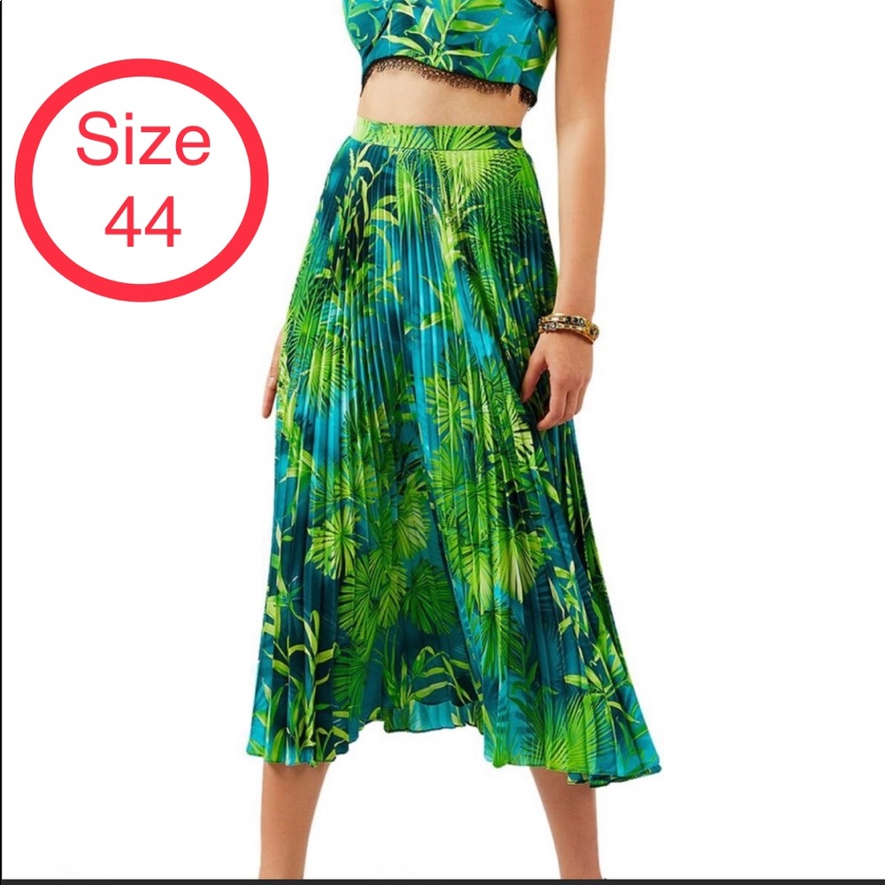 Brand New with tags Size 44 medium / large Versace JLo Jungle Print Maxi Skirt